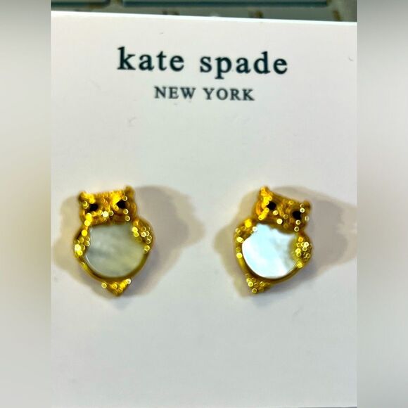 Kate Spade NWT earrings-adorable owls w/pearl like enamel stones for body of owl - Picture 1 of 3